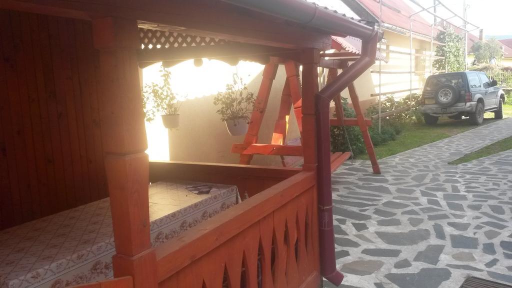 Pensiunea Adi Săpînţa Exteriör bild
